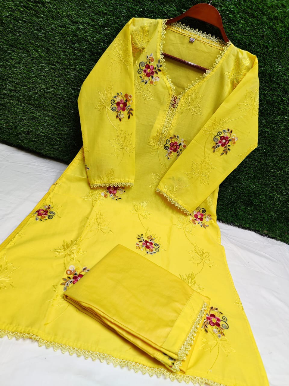 Working on Cotton Two Piece Indian Aari For Women