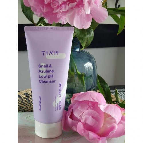 TIAM Snail and Azuline Low ph Cleanser (200ml)