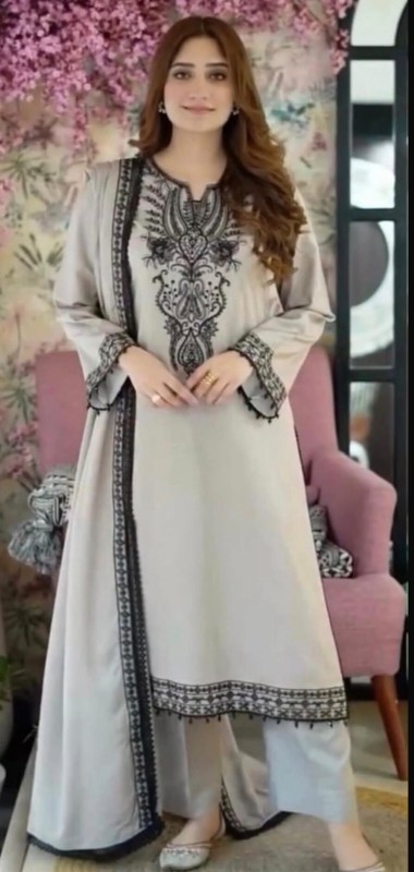 Digital Bloom Three Piece