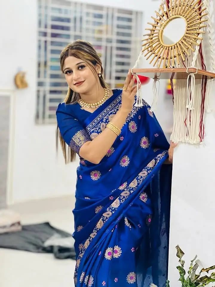 Japani Silk Skin Print Exclusive Saree with Blouse Piece