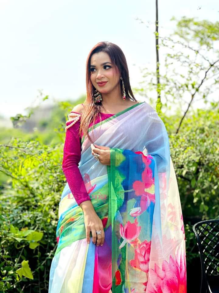 New Viral Attractive Glam Saree