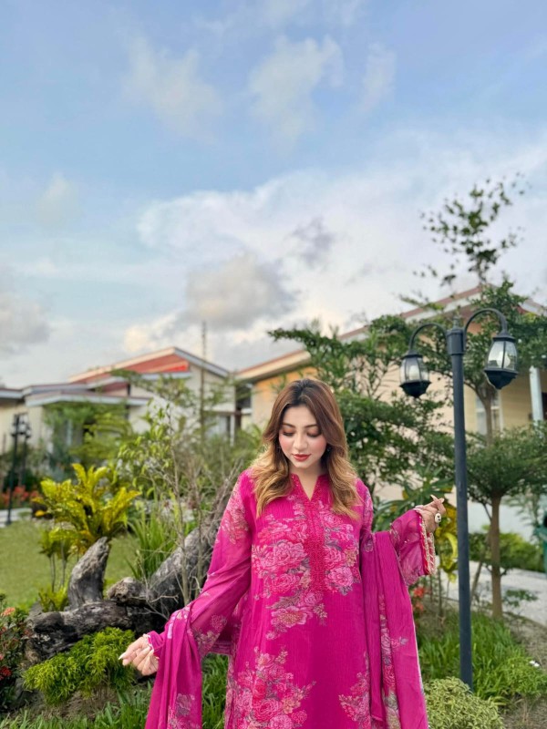 White Gold Georgette women Three Piece