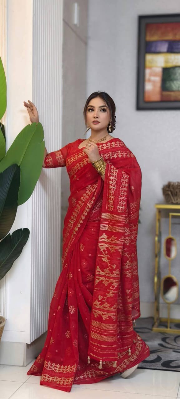 Half silk screen print saree with blouse piece For Women