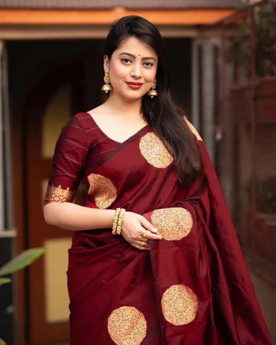 Classic Grace Silk Saree with Matching Blouse Piece