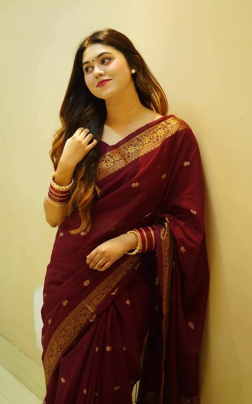 Premium Classic Beauty Saree with Blouse Piece