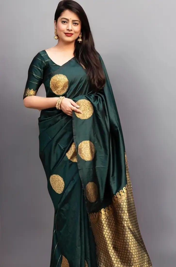 Traditional Beauty Silk Saree with Blouse Piece