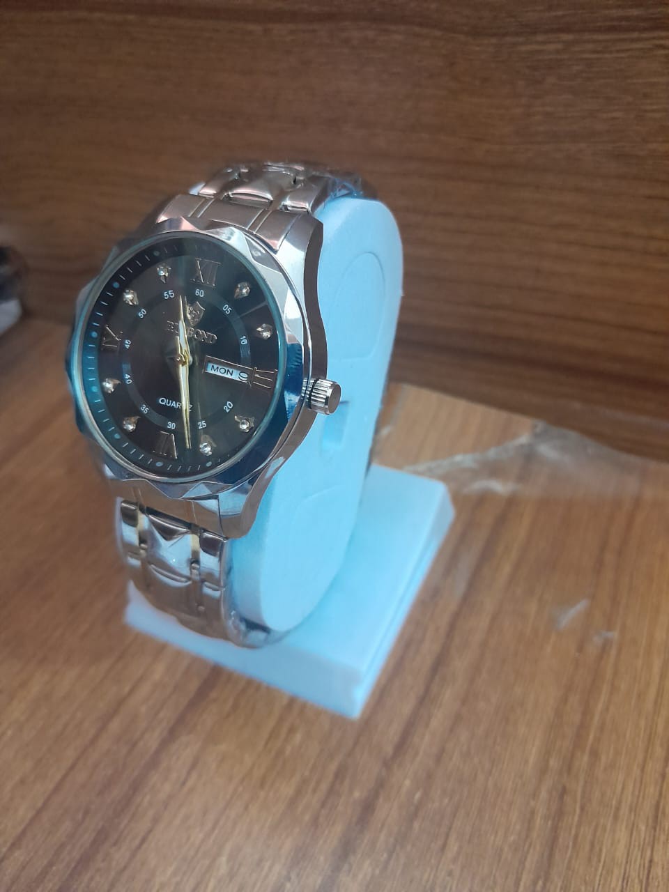 BINBOND 2521 Luxury Brand Luminous Quartz Watch For Men (Black Dial) -(2)