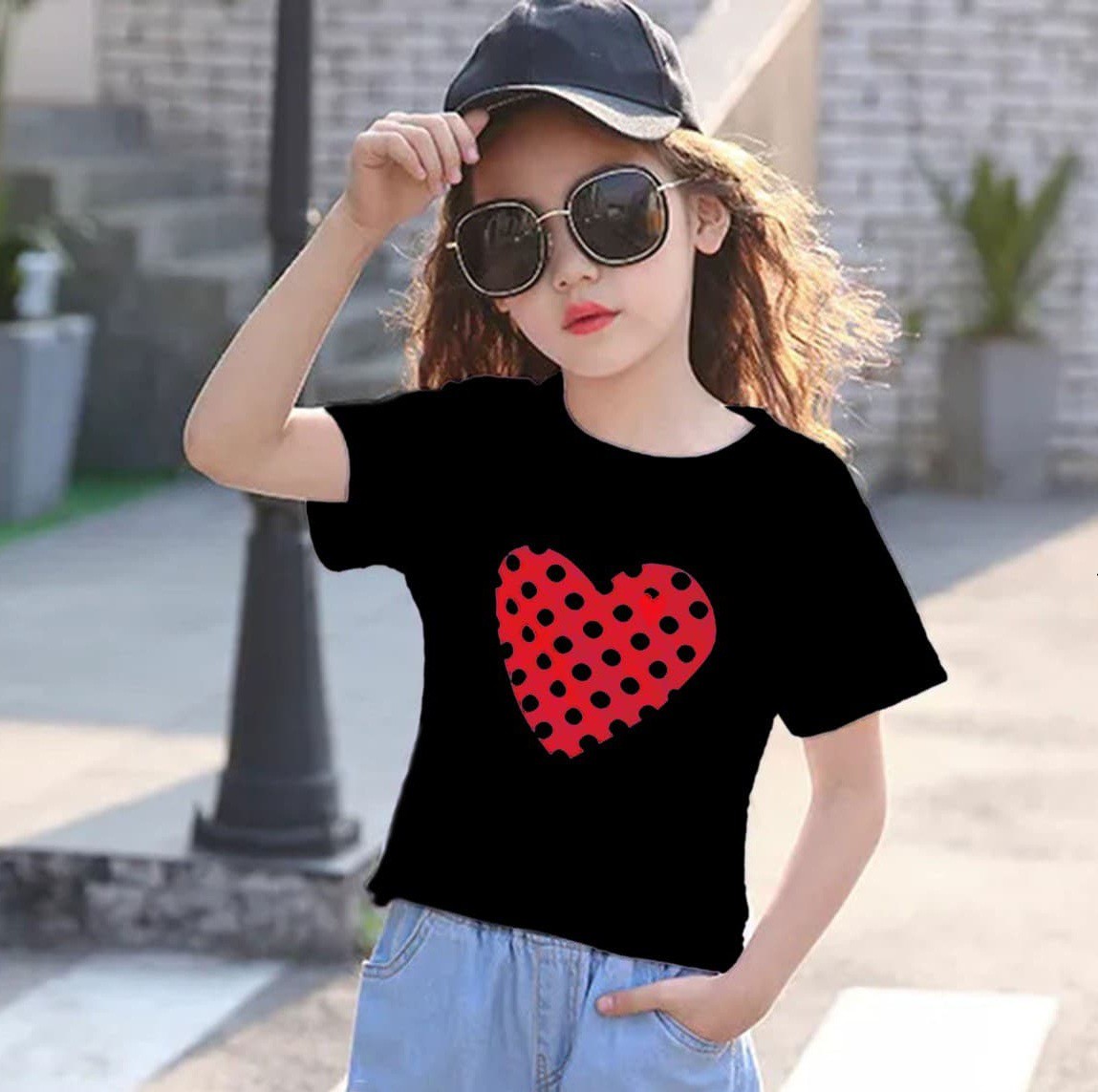 Baby (Girls) Love Design T-shirt
