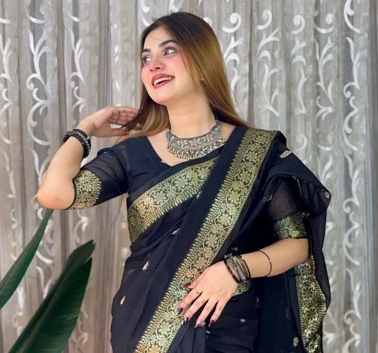 Royal Elegance Premium Saree with Blouse Piece