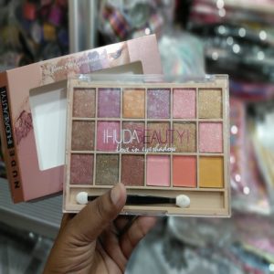 HUDA-BEAUTY-Love-In-Eyeshadow-Palette-3