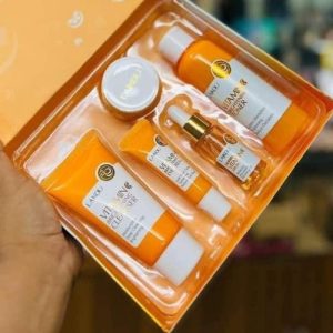 Laikou-Vitamin-C-Skin-Care-Combo-Set-𝐉𝐚𝐩𝐚𝐧-𝐒𝐚𝐤𝐮𝐫𝐚-Vitamin-C-𝐒𝐤𝐢𝐧-𝐂𝐚𝐫𝐞-𝐂𝐨𝐦𝐛𝐨-𝐒𝐞𝐭-1